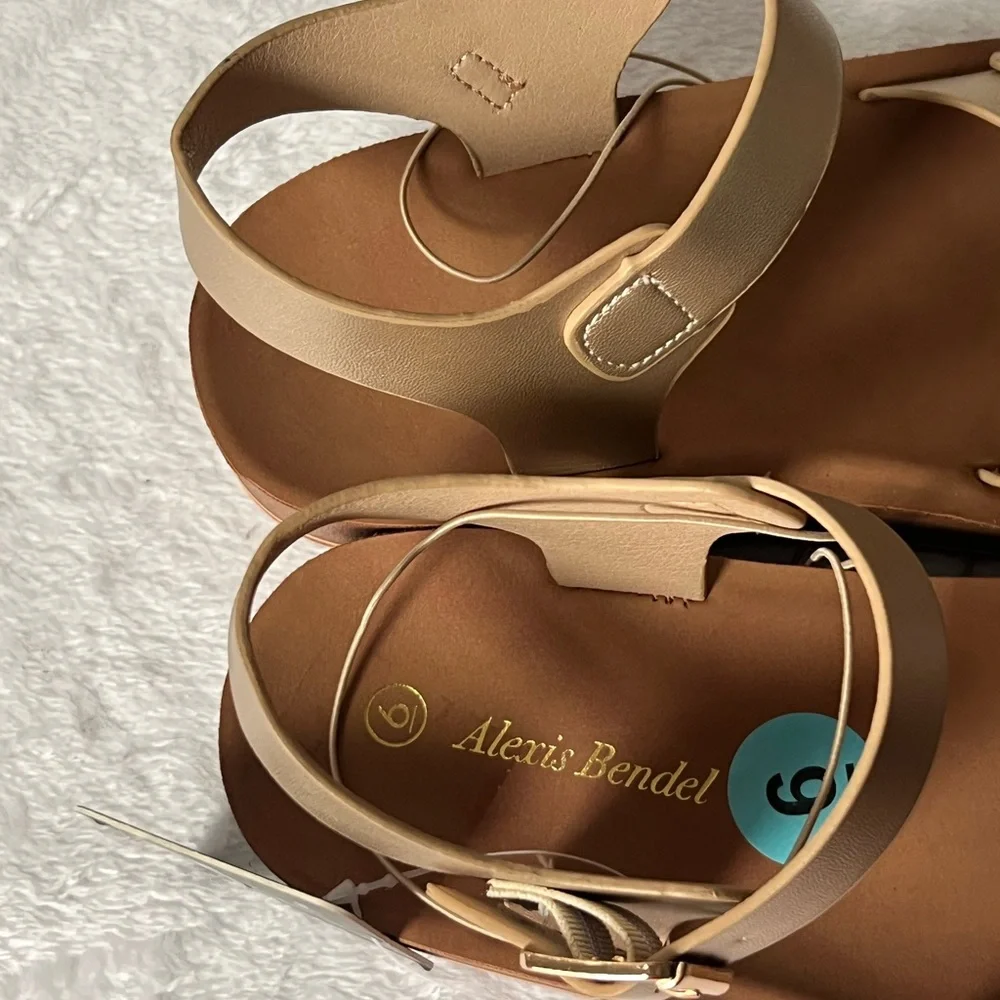 Alexis Bendel Cute Girl’s Gold Sandals‎ with Ankle Strap, Size 6, NWT